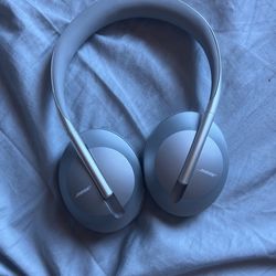 Bose 700