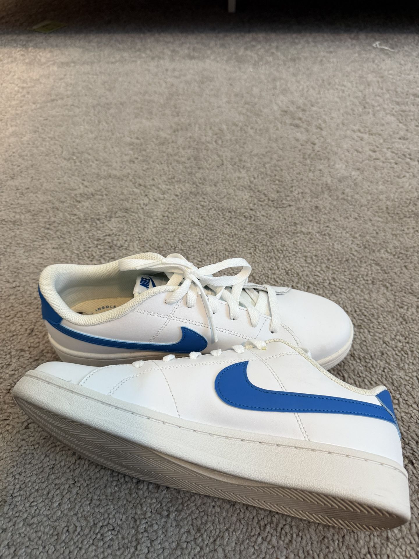 Nike Court Royale 2