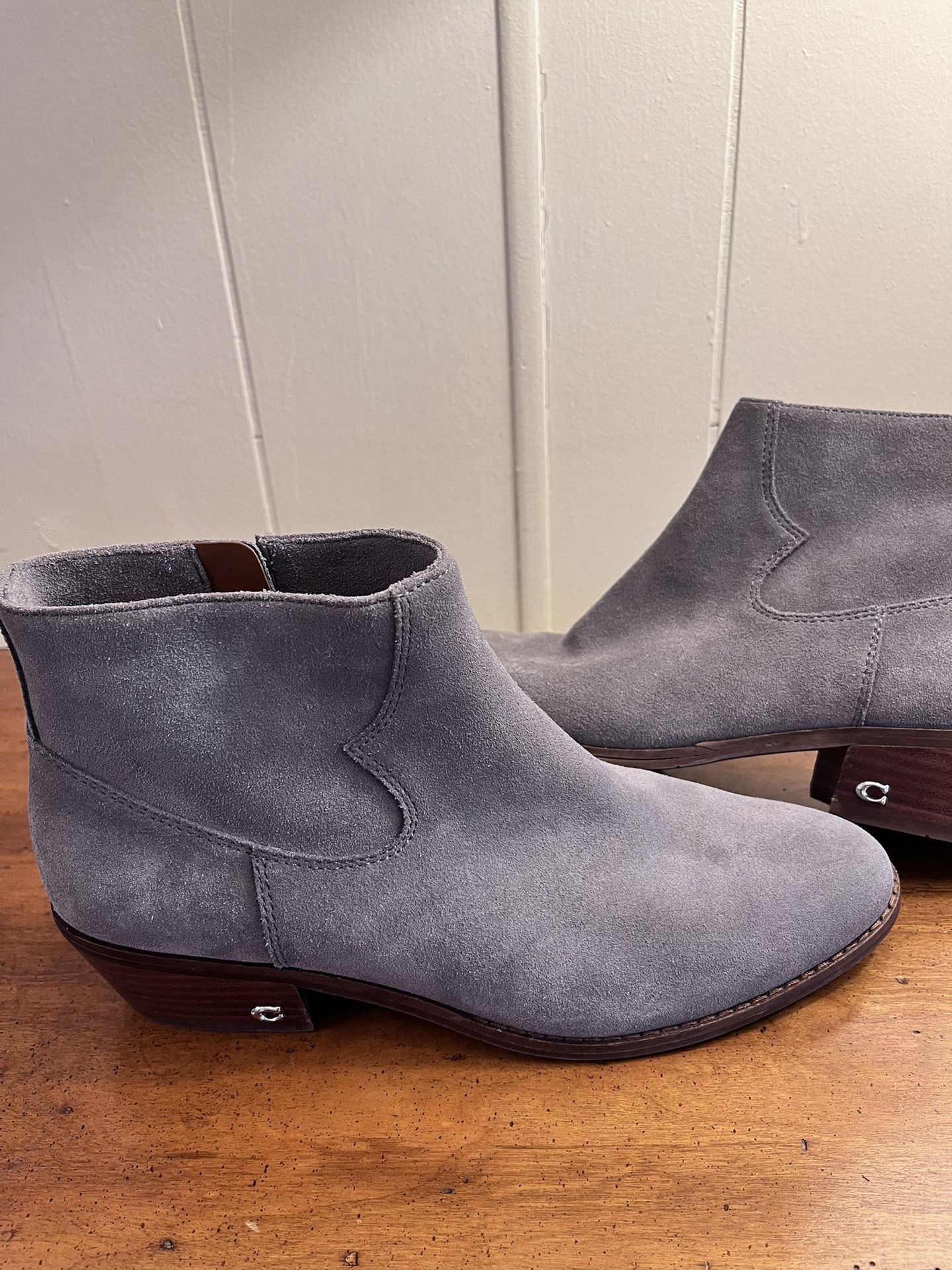 Coach Women’s Gray Suede Ankle Boot Size 8.5
