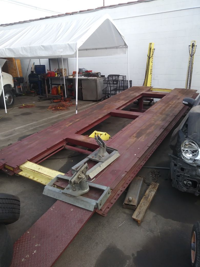 Chassis Liner 22f frame machine. Frame puller