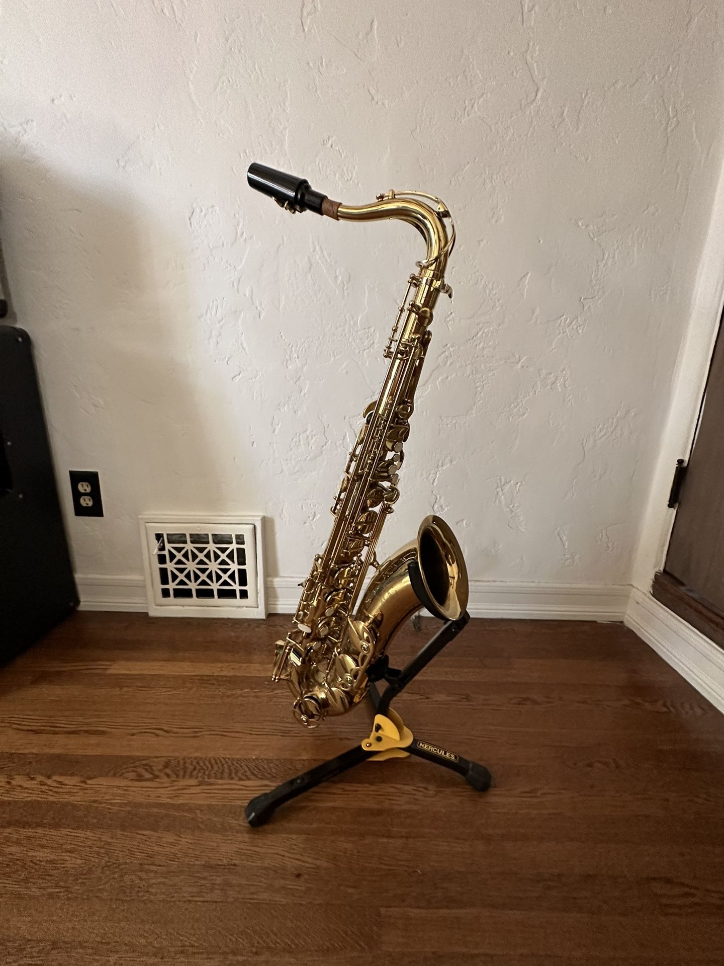 Tenor Saxophone for Sale in Los Angeles, CA OfferUp