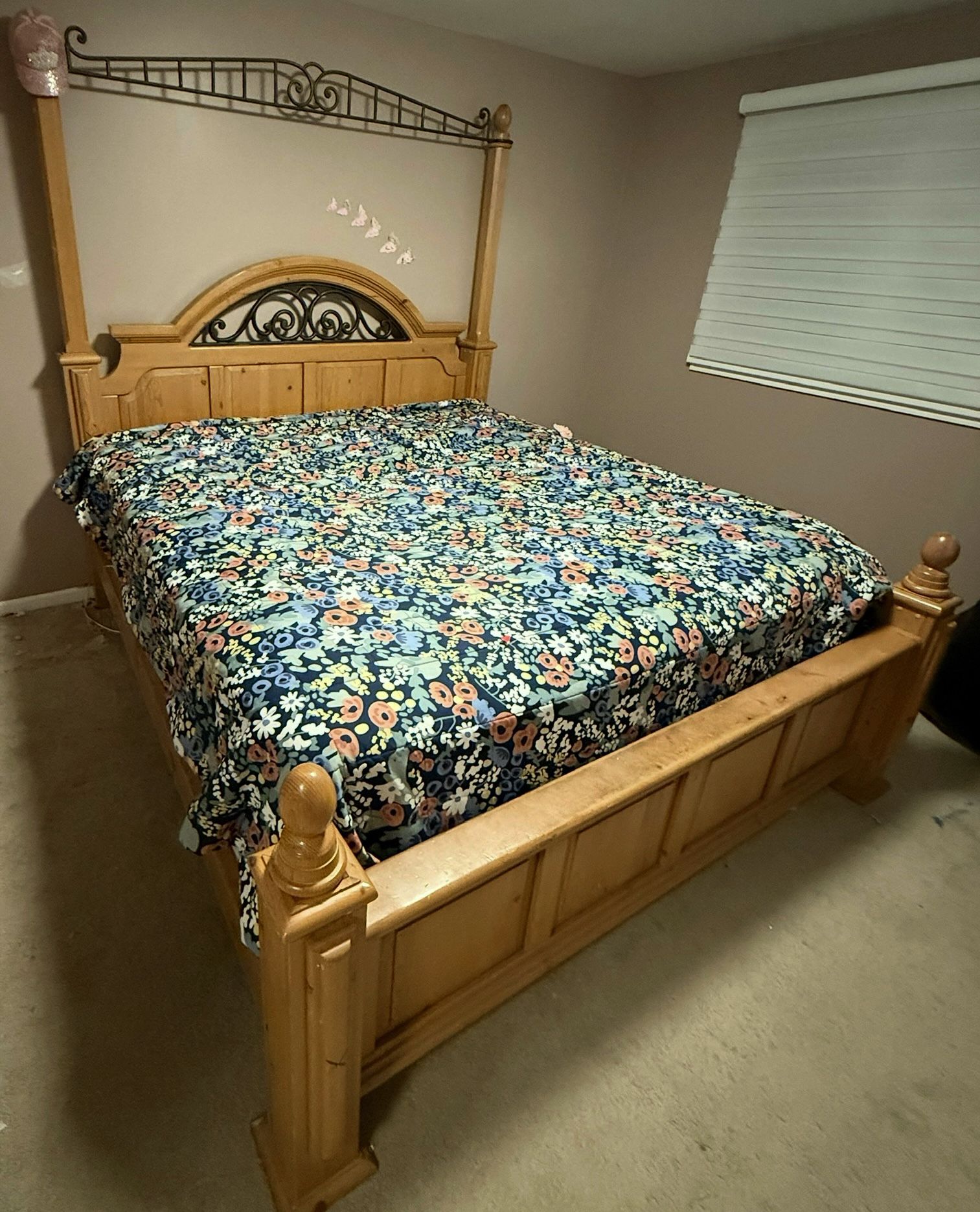 KING Size SOLID WOOD Bedroom Set