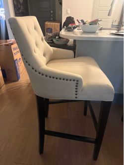 2 Cushion chairs