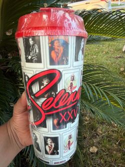 Selena cups
