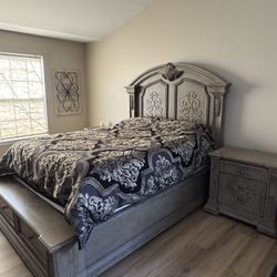 Queen Bedroom Set