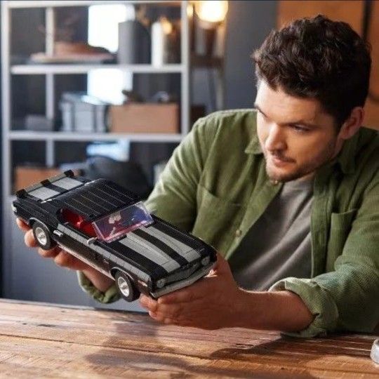 LEGO Chevrolet Camaro Z28 10304