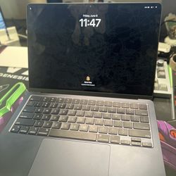 MacBook Air 2022 M2 16GB Memory 13.6 Inch