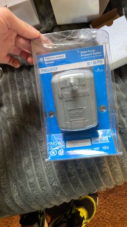 Telemecanique Sensors FSG2J21CP 30-50 PSI Pumptrol water pressure switch.  It