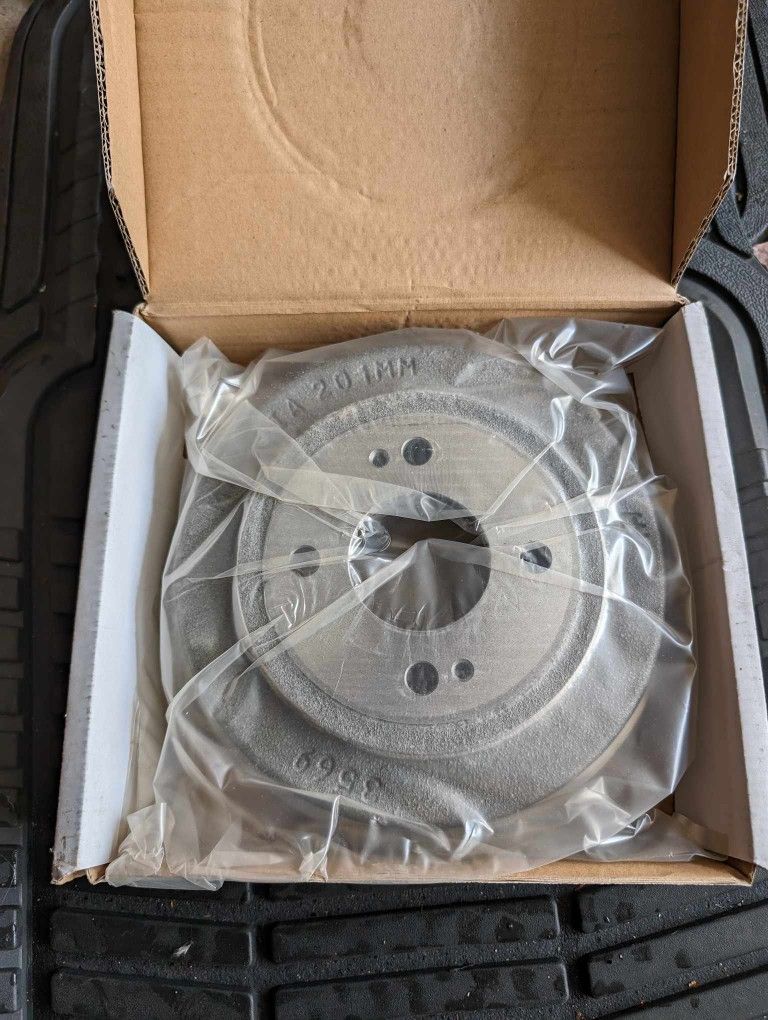 New Rear Brake Shoes And Rotors Honda Civic 1999