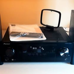 Pioneer VSX-530 5.1-channel home theater receiver with Bluetooth w/Optima wood Speakers and Remote! 