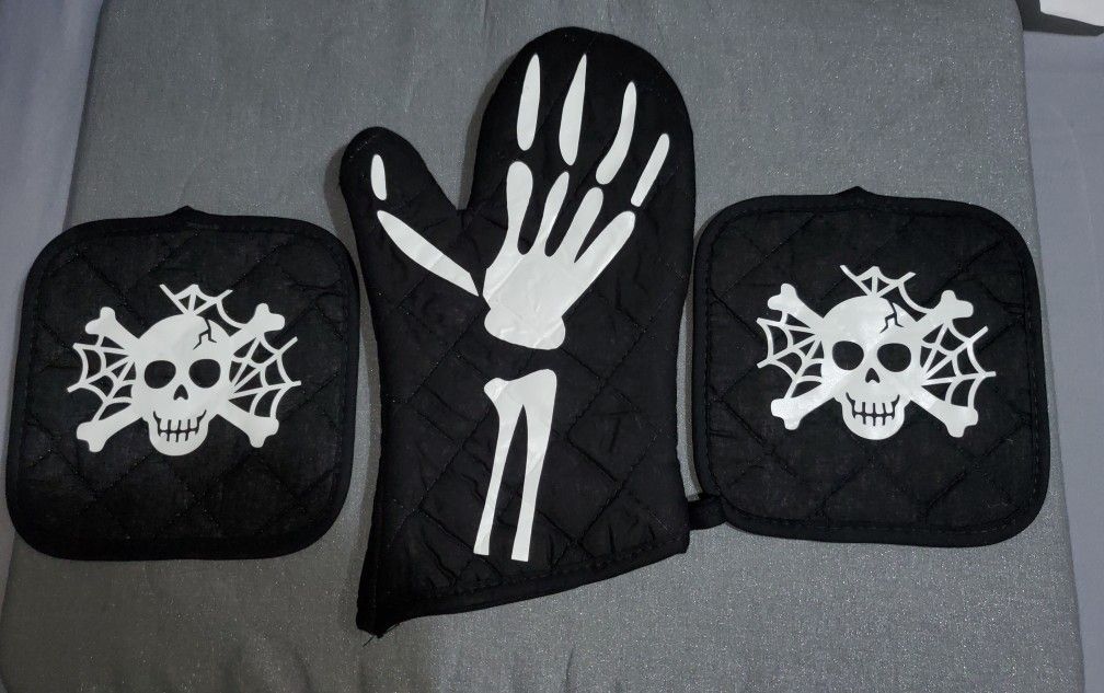 Halloween Oven Mitts!