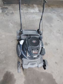 21" push lawnmower runs good ready to cut text me when you're ready to pick up