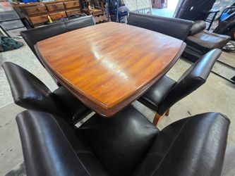 Solid Oak Table wirh wrap around benches. 
Delivery Available