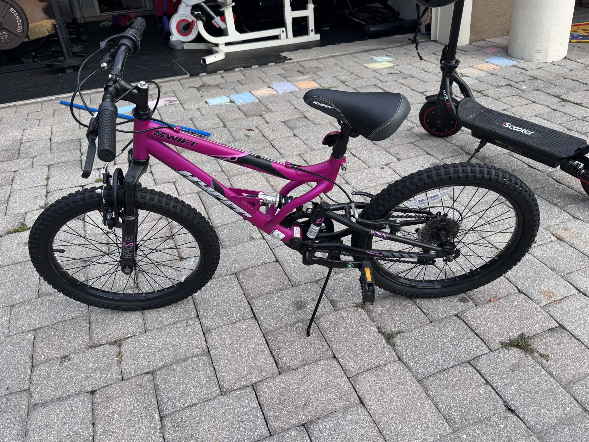 Girls Swift hyper 20” Bike