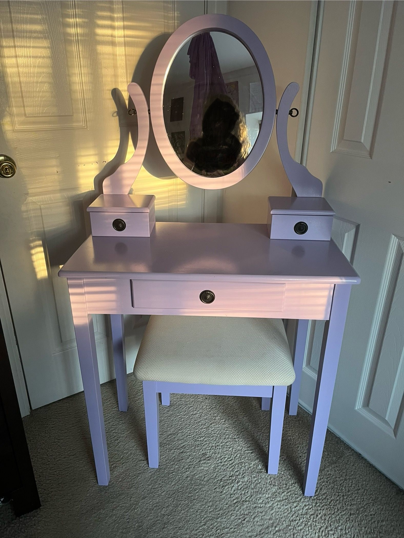 Purple Vanity With Chair 