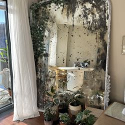 ANTHROPOLOGIE DISTRESSED MIRROR