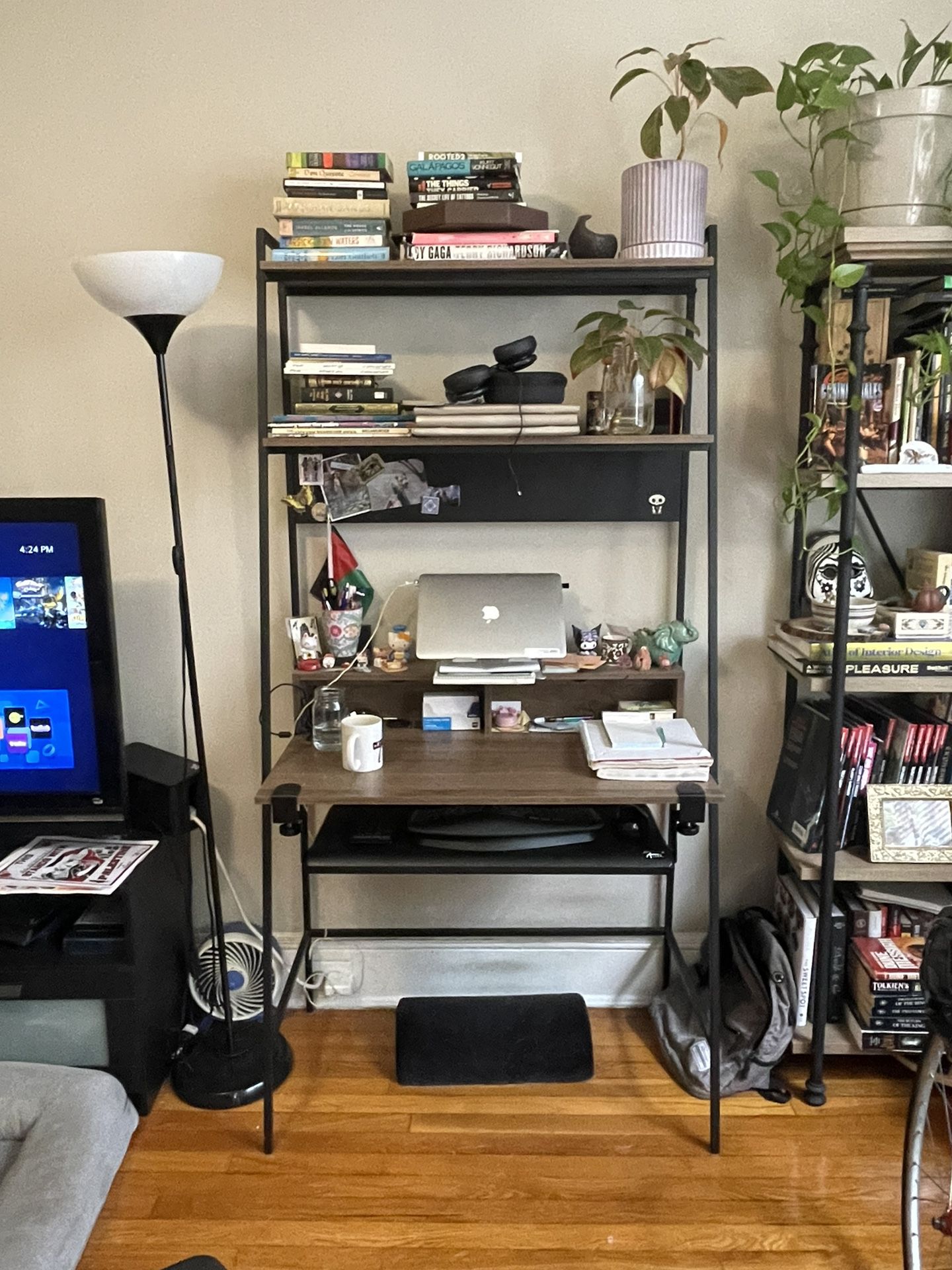 Desk With Built In Shelving 