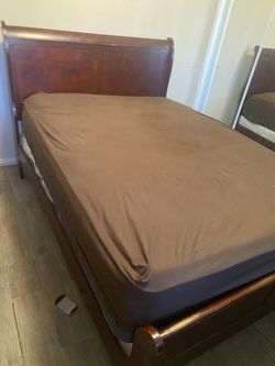 Wood Brown Frame Only Size Full !!!! No Mattress No Box Spring