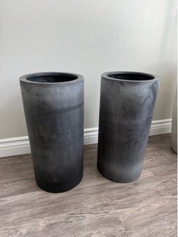 Set Of 2 Matte Black Fiberglass Tall Planters