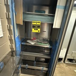 33 Inch Frigidaire Professional Freezer 