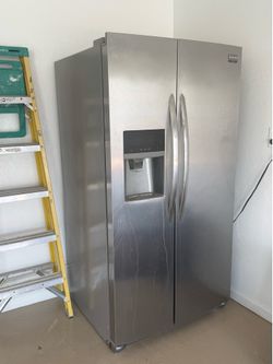 Side by side fridge with ice maker