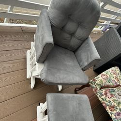 Nursery Gliding Chair $$ 75 $$