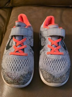 NIKE child sz 13.5c