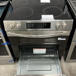 FRIGIDAIRE 30 inch 5.3 cu. ft. oven Electric Range $19 Down Payment 