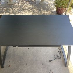 Black Desk