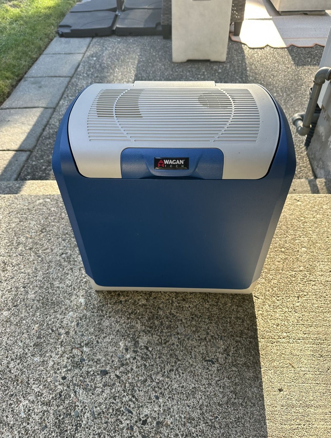 Wagan Tech 24L Electric Cooler/Warmer – Unused – Plugs Into Car (Cools & Heats