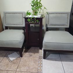 Dos Súper Anchos Sillones Recién Tapizados Muy Macizos Perfectas Condiciones Y Limpios