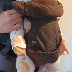 Covertible baby carrier