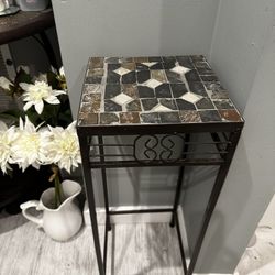 Decorative Side Table/ Plant Stand.  South Seattle 98178