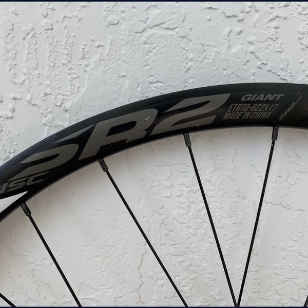 giant sr2 disc tubeless