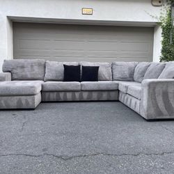 Huge Light Gray Sectional Couch In Excellent Condition - Free Delivery 🚚 