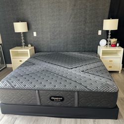 MOVING SALE! Beauty Rest Black Mattress
