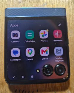 Motorola Razr2025 256GB (ONLY WORKS WITH T-MOBILE)