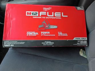 Milwaukee M12 FUEL Hatchet 6" Pruning Saw