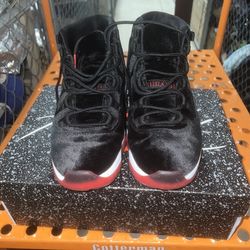 Retro 11’s red velvet