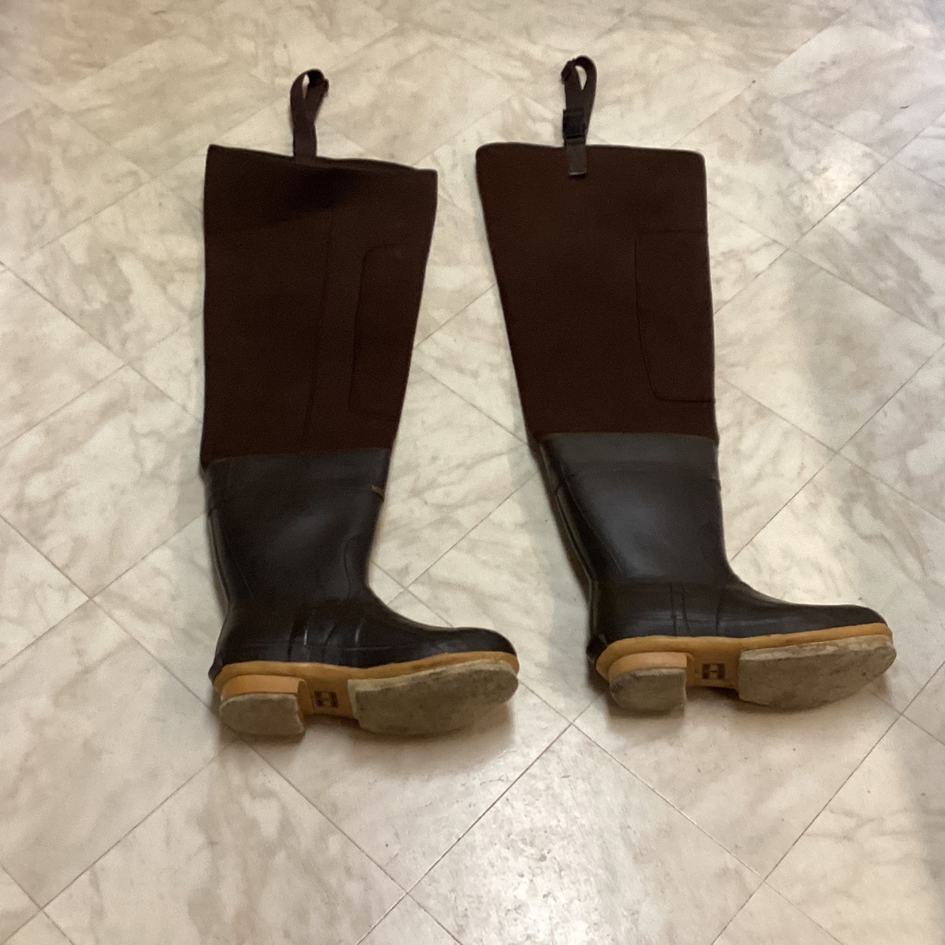 Hip Boots Size 9 Cabelas Brand With Felt Bottom