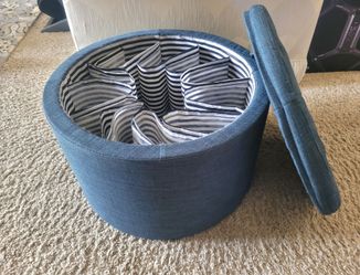 Round ottoman with storage