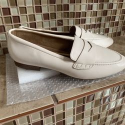 Aerosoles Women’s Casual Loafer, Bone Soft 10.5 US Wide Map Out. NEW IN BOX.