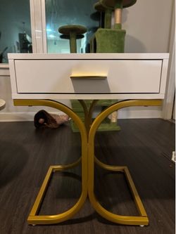 Chic White & Gold Accent Table – Like New