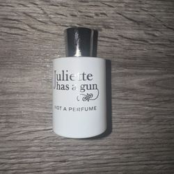 Juliette Has a Gun Not a Perfume Mini Travel Size – Hypoallergenic Scent | Chic