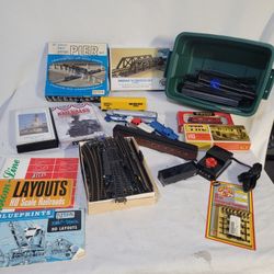 Bunch Of HO Scale Trains & Accessories
