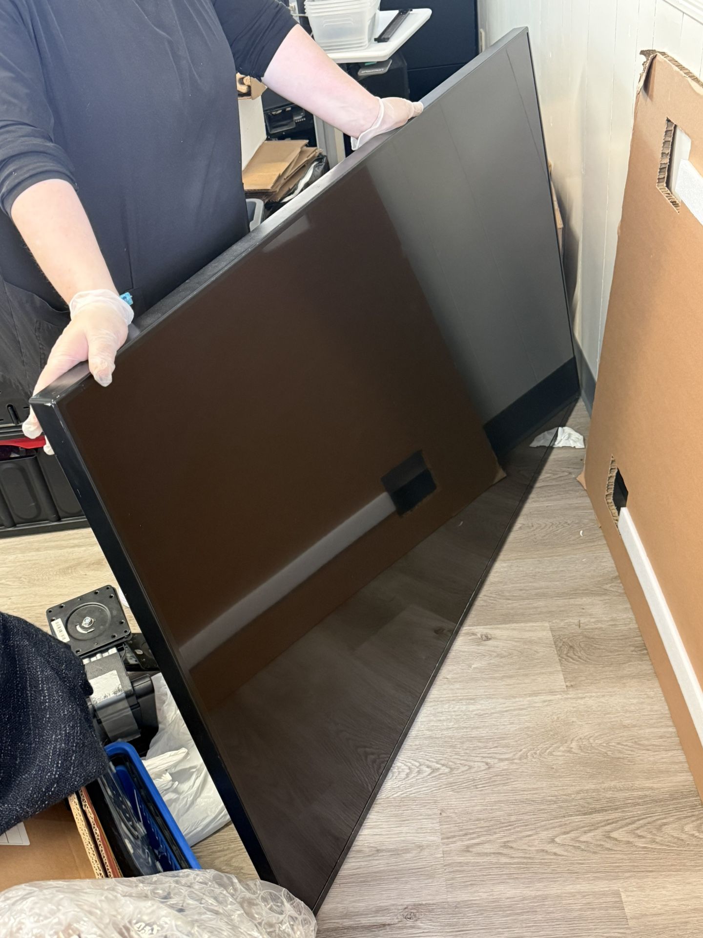 Vizio TV With Wall Mount