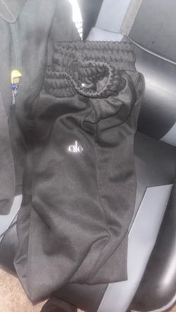 Alo yoga pants