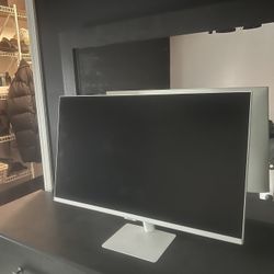 Samsung M5 32 Inch Smart monitor