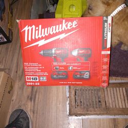 Milwaukee. M18 2 Tool Combo Kit 