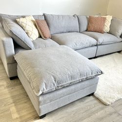 NEW SECTIONAL COUCH